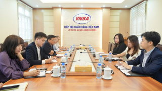 Phó Chủ tịch kiêm Tổng Thư ký VNBA Nguyễn Quốc Hùng tiếp đoàn Hiệp hội Ngân hàng Hồng Kông