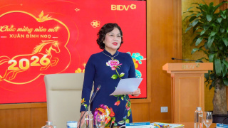 Lãnh đạo Ngân hàng Nhà nước thăm và chúc mừng năm mới một số tổ chức tín dụng