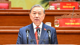 Vững bước dưới cờ Đảng