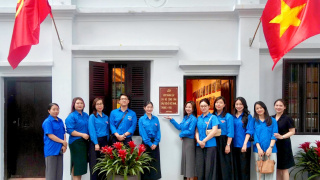 Tuổi trẻ Hiệp hội Ngân hàng Việt Nam dâng hương và thăm di tích cách mạng 5D Hàm Long