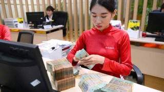 Ngân hàng dùng AI tái cấu trúc nhân sự, cắt giảm vị trí lặp lại
