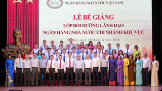 Bế giảng lớp bồi dưỡng lãnh đạo Ngân hàng Nhà nước chi nhánh Khu vực
