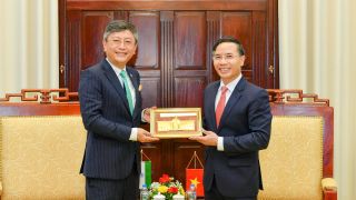 Thống đốc Phạm Đức Ấn tiếp Đại sứ Đặc mệnh toàn quyền Cộng hòa Ấn Độ tại Việt Nam