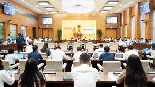 Ủy ban Kinh tế và Tài chính thẩm tra Dự án Luật lĩnh vực Ngân hàng