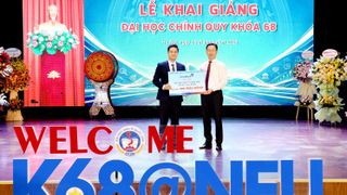 VietinBank trao tặng học bổng cho sinh viên Đại học Kinh tế Quốc dân