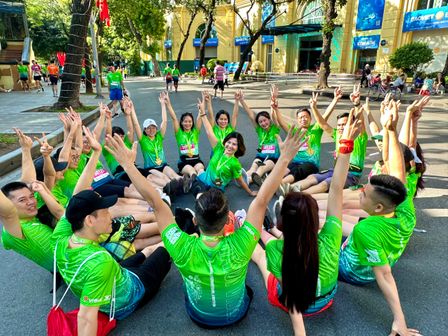 VPBank Hanoi International Marathon 2023 (VPIM 2023) là sự kiện thể thao quốc tế thường niên chính thức của Hà Nội với sự tham dự của gần 11.000 vận động viên (VĐV) ở cả 4 cự ly 42km, 21km, 10km và 5km.