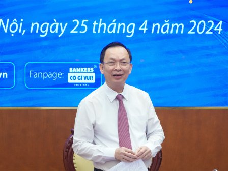 Ông Đào Minh Tú, Phó Thống đốc Thường trực Ngân hàng Nhà nước, Chủ tịch Công đoàn Ngân hàng Việt Nam phát biểu tại buổi lễ