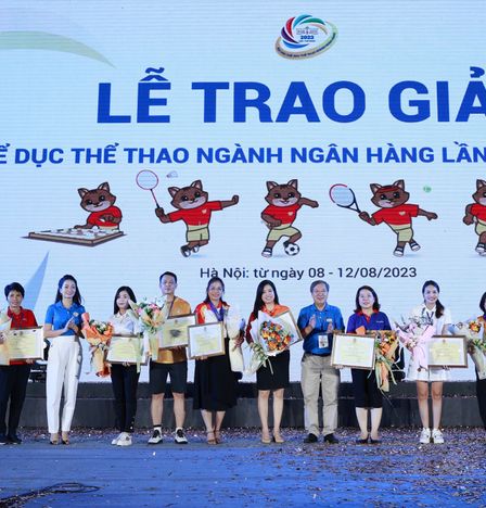 Tại lễ bế mạc đại hội, Ban tổ chức đã trao Huy chương Vàng cho đội bóng đá nữ Techcombank và đội bóng đá nam OCB; trao Huy chương Bạc cho đội bóng đá nữ BIDV và đội bóng đá nam HD Bank; Huy chương Đồng cho 2 đội bóng đá nữ Bắc Á Bank và đội Vietinbank cùng 2 đội bóng đá nam là đội bóng BIDV và đội bóng SeaBank.Đặc biệt, Ban tổ chức trao Giải Nhất toàn đoàn cho đoàn thể thao BIDV; Giải Nhì toàn đoàn cho 3 đoàn thể thao: Agribank, Vietinbank, Vietcombank; Giải Ba toàn đoàn cho 5 đoàn: TP Bank, Ngân hàng Nhà nước Việt Nam, Techcombank, Ngân hàng Chính sách xã hội, Trường Đại học Ngân hàng TP.Hồ Chí Minh…Ngoài ra, Ban tổ chức còn trao Bằng khen của Thống đốc Ngân hàng Nhà nước, Bằng khen của Công đoàn Ngân hàng Việt Nam cho một số đoàn tham gia đại hội…