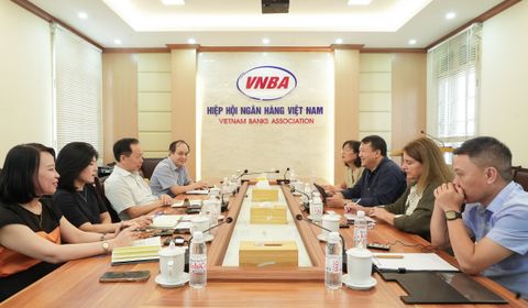 Phó Chủ tịch kiêm Tổng Thư ký Đào Minh Tú tiếp và làm việc với đoàn công tác IFC