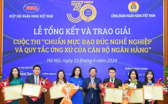 Lễ tổng kết và trao giải cuộc thi "Chuẩn mực đạo đức nghề nghiệp và quy tắc ứng xử người cán bộ ngân hàng"