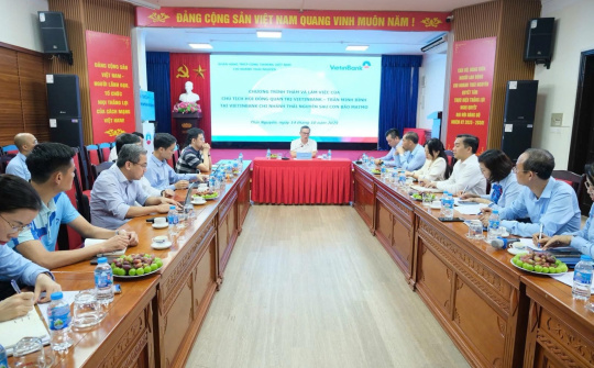 Chủ tịch HĐQT VietinBank thăm hỏi, động viên và chỉ đạo các chi nhánh ở Thái Nguyên khắc phục hậu quả sau bão số 11