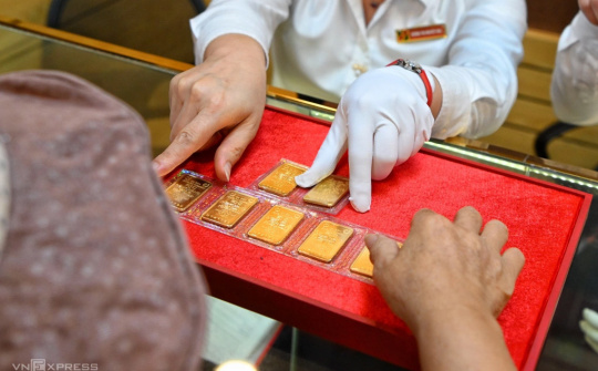 Ngân hàng đầu tiên ra mắt thương hiệu vàng miếng