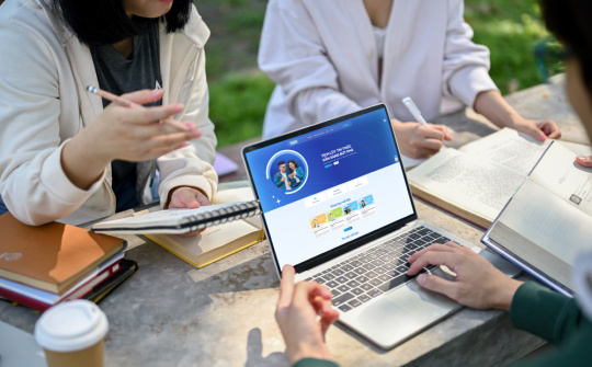 Sacombank mang “trường học tài chính số” đến với sinh viên trên toàn quốc