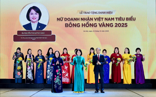 Phó Tổng Giám đốc BIDV được vinh danh “Bông Hồng Vàng 2025”