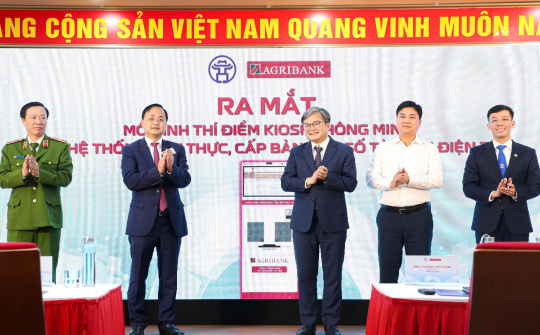 Agribank và TP Hà Nội đồng hành trong chuyển đổi số, tài trợ Kiosk thông minh