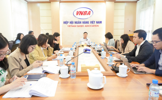 VNBA holds meeting to gather feedback for finalising cross-border QR code payment handbook