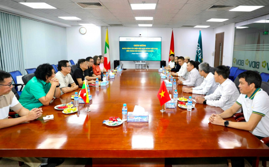 Vietnam Banks Association Delegation visits and works with BIDV Yangon branch