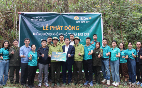 Công đoàn cơ sở BIDV Lào Cai hỗ trợ hơn 270 triệu đồng trồng rừng phòng hộ tại Bát Xát
