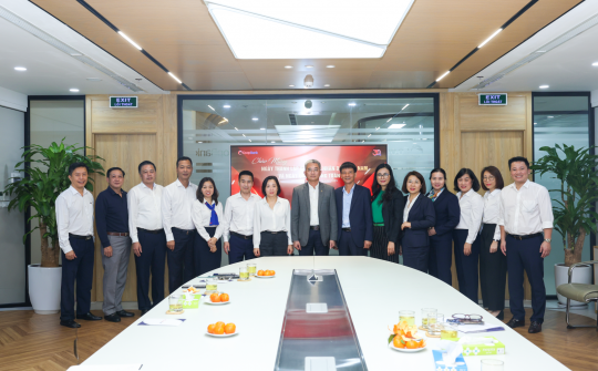 Tổ chức gặp mặt chúc mừng nhân kỷ niệm Ngày thành lập Quân đội Nhân dân Việt Nam và Ngày hội Quốc phòng toàn dân