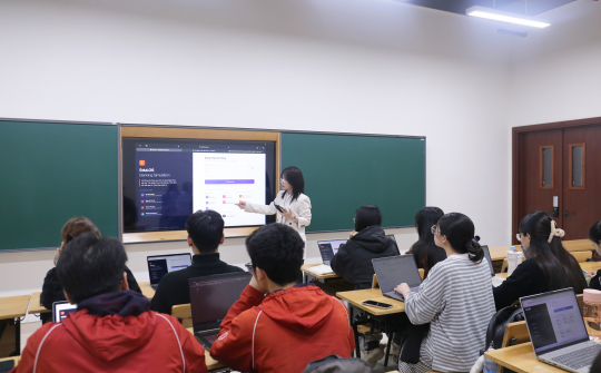 Viện FTMI triển khai giải pháp Mô hình Ngân hàng Thực hành đến sinh viên ngành Tài chính – Ngân hàng