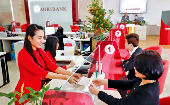 Đa dạng hóa nguồn vốn, giảm dần phụ thuộc tín dụng