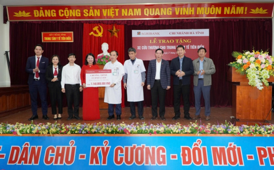 Agribank Hà Tĩnh tặng xe cứu thương 1,14 tỷ đồng cho Trung tâm Y tế Tiên Điền