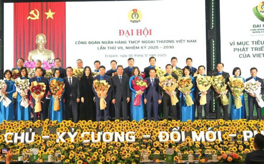 Ông Hồng Quang giữ chức Chủ tịch Công đoàn Vietcombank khóa VII