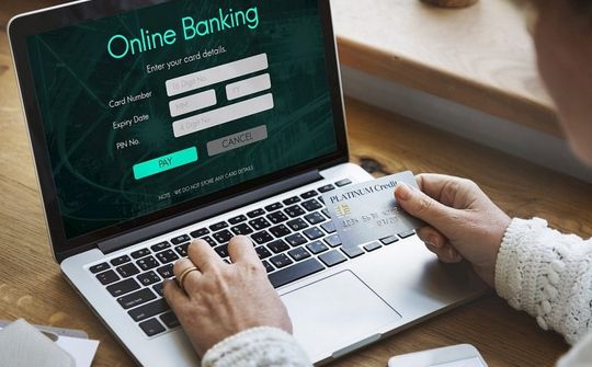 04 tính năng tối thiểu phần mềm ứng dụng Online Banking phải có theo Thông tư 50 là tính năng nào?