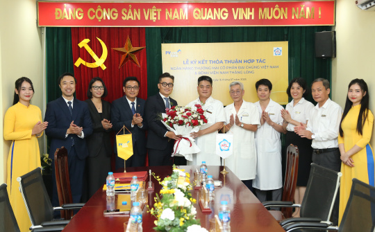 PVcomBank hợp tác bệnh viện Nam Thăng Long thúc đẩy thanh toán số