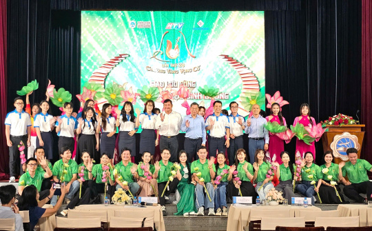 SaiGonBank lan tỏa văn hóa cùng Chuông Vàng vọng cổ 2025