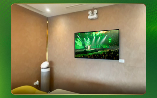 VCBNeo quảng bá qua kênh TVC phòng chờ sân bay Vietcombank Priority Lounge