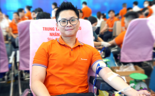 Sacombank tiếp nối hành trình “Chia sẻ từ trái tim” năm 2025