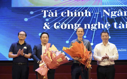 UB Group đồng hành cùng thế hệ trẻ: Trao hàng nghìn suất học bổng, tiếp sức tri thức và khát vọng sinh viên Việt Nam