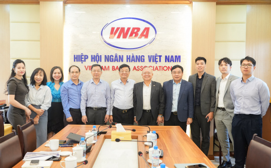 Phó Chủ tịch, Tổng Thư ký Nguyễn Quốc Hùng tiếp Chủ tịch Tập đoàn Dịch vụ Tài chính VTeam (Đài Loan, Trung Quốc)