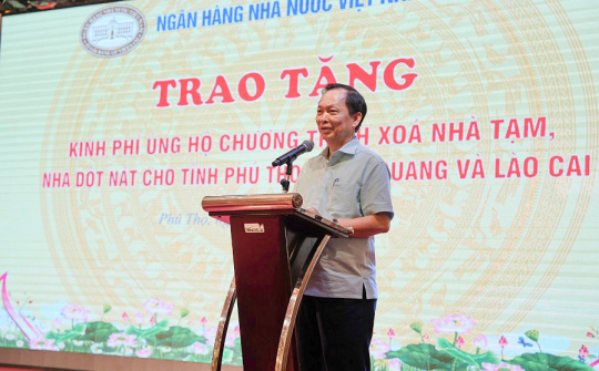 Ngân hàng Nhà nước trao tặng 8 tỷ đồng hỗ trợ xóa nhà tạm, nhà dột nát cho 3 tỉnh