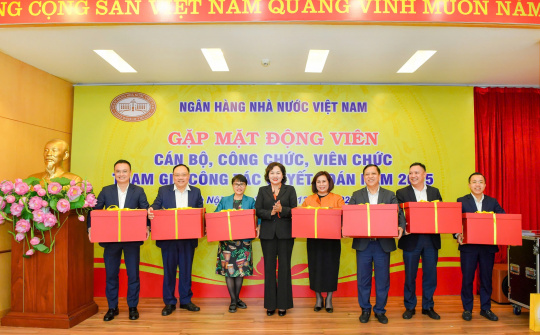 Ban Lãnh đạo NHNN gặp mặt cán bộ, công chức, viên chức tham gia công tác quyết toán năm 2025