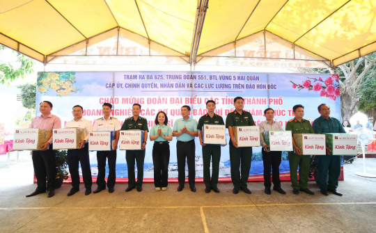 Khép lại hải trình thăm đảo Tây Nam, Agribank để lại dấu ấn nghĩa tình tại đảo Hòn Đốc