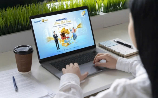 BaoViet Bank tặng quà khách hàng nhân dịp sinh nhật 17 tuổi