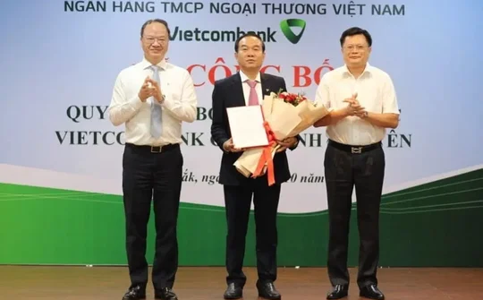 Vietcombank công bố quyết định bổ nhiệm nhân sự tại hai chi nhánh