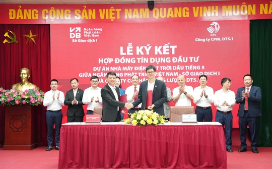 VDB ký hợp đồng tín dụng 5.450 tỷ đồng tài trợ Dự án Nhà máy điện mặt trời Dầu Tiếng 5