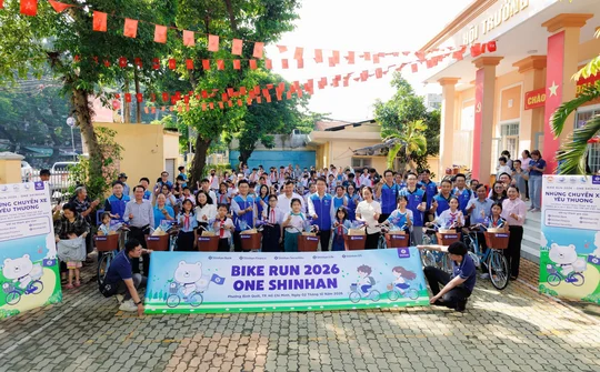 Các công ty thành viên Shinhan tại Việt Nam trao tặng 81 xe đạp cho học sinh khó khăn tại TP. Hồ Chí Minh