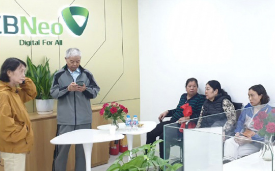 VCBNeo khai trương địa điểm mới phòng giao dịch Đội Cấn