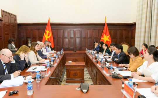 Phó Thống đốc Phạm Tiến Dũng làm việc với Đoàn công tác của Vương quốc Anh