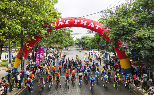 HDBank đồng hành ngày hội đạp xe vì hòa bình 2026 tại Quảng Trị