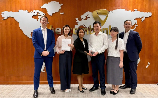 Khẳng định chuẩn mực quốc tế: Vietcombank được Wells Fargo Bank vinh danh về chất lượng thanh toán xuất sắc
