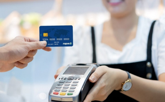 Giao dịch thanh toán không dùng tiền mặt tăng hơn 40%