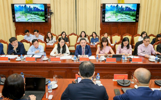 Phó Thống đốc Nguyễn Ngọc Cảnh tiếp Đoàn tham vấn thường niên của Cơ quan Nghiên cứu Kinh tế Vĩ mô ASEAN+3 (AMRO)