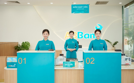 ABBank áp dụng mô hình quầy giao dịch đứng toàn hệ thống, tối ưu trải nghiệm