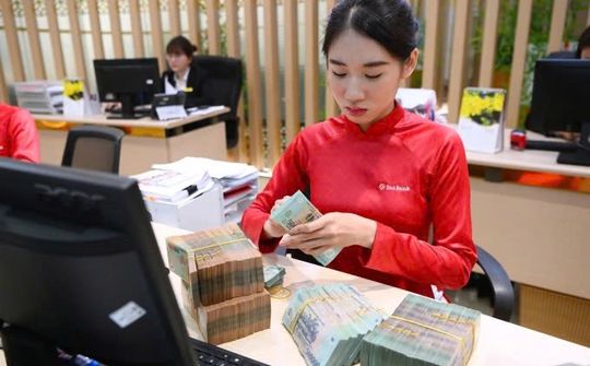 Ngân hàng dùng AI tái cấu trúc nhân sự, cắt giảm vị trí lặp lại