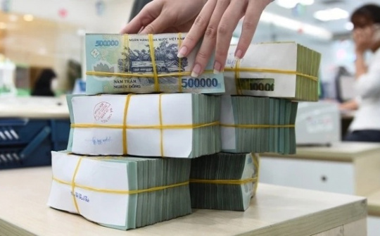 Lãi suất huy động tiếp tục giảm
